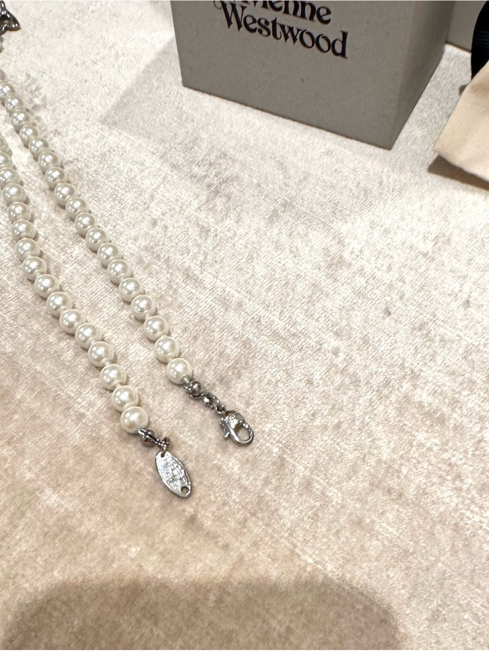 Authentic Vivienne Westwood White Pearl mini Bas choker. Worn once